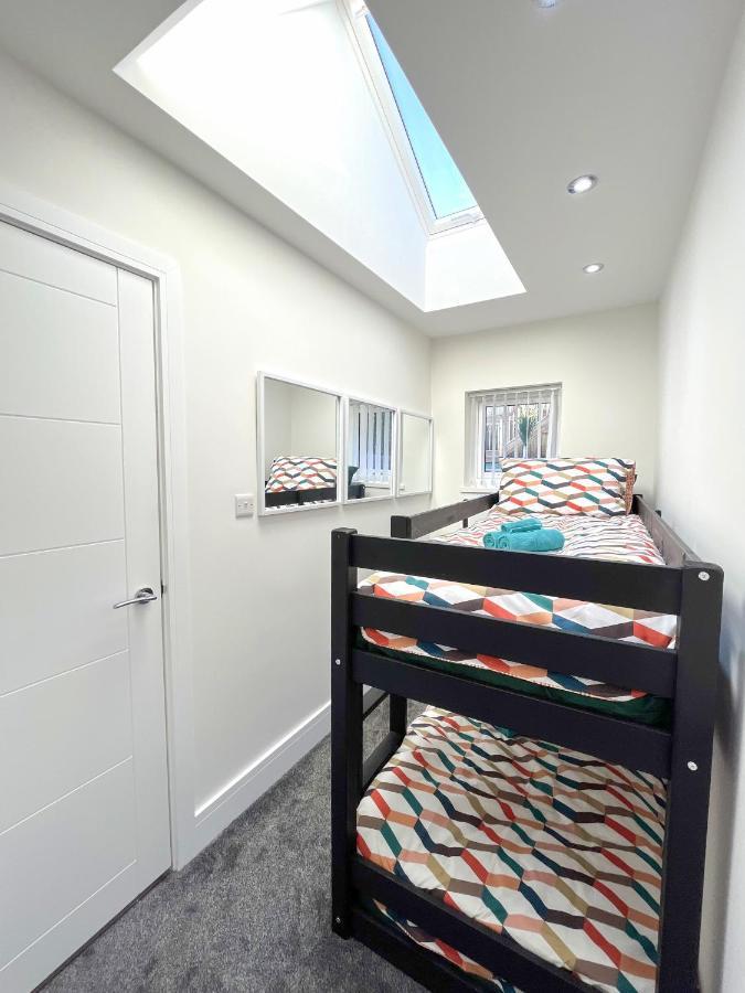 Luxury Property With Hot Tub And Sea Views Oystermouth Eksteriør billede