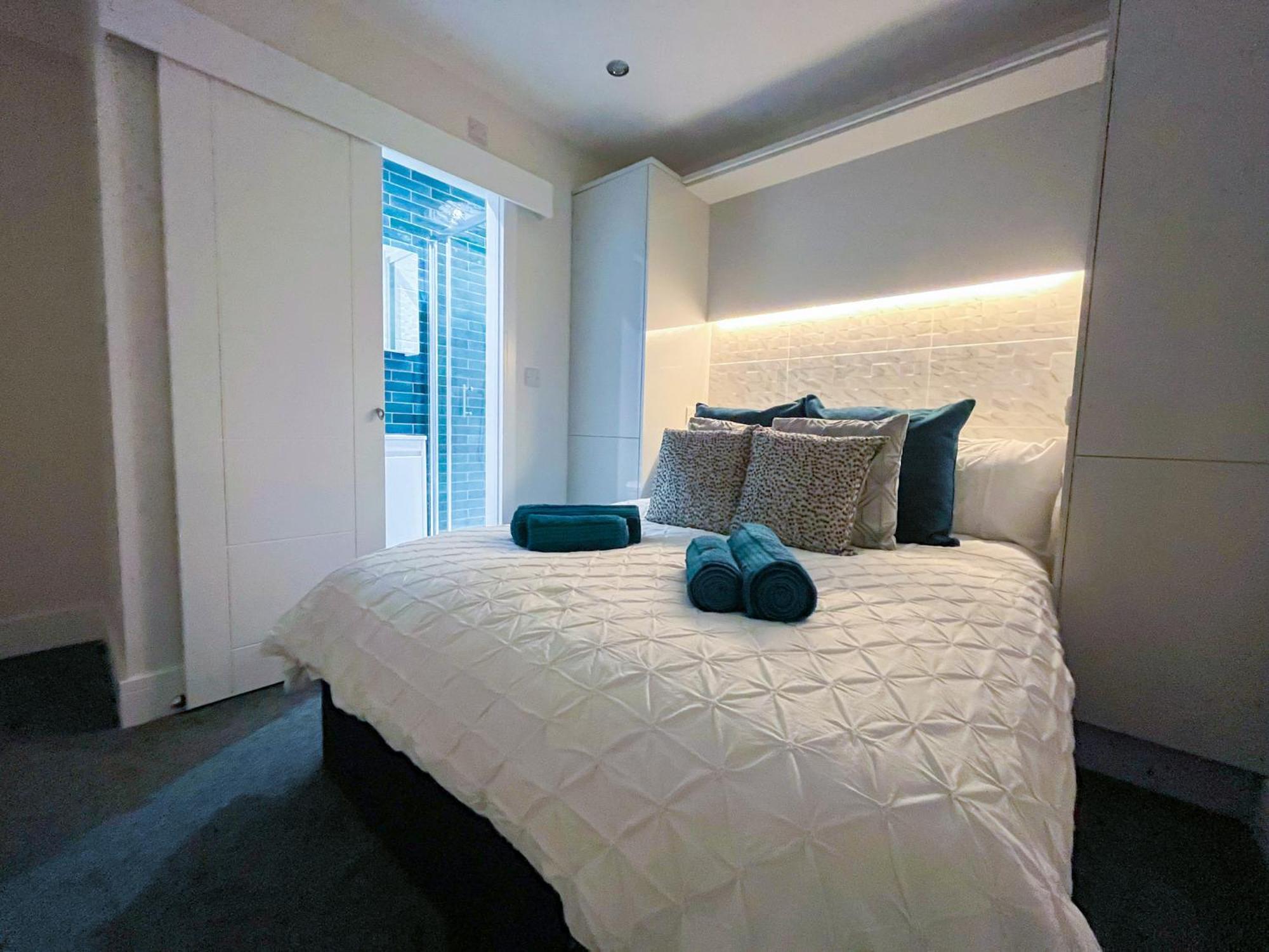 Luxury Property With Hot Tub And Sea Views Oystermouth Eksteriør billede